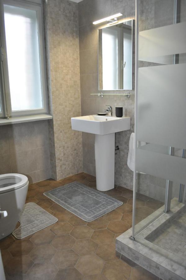 Hotel Triumf Bucarest Extérieur photo
