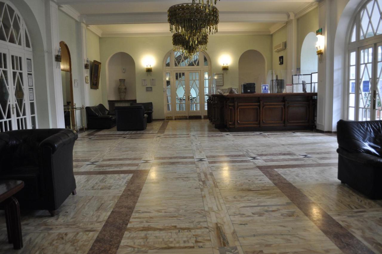 Hotel Triumf Bucarest Extérieur photo