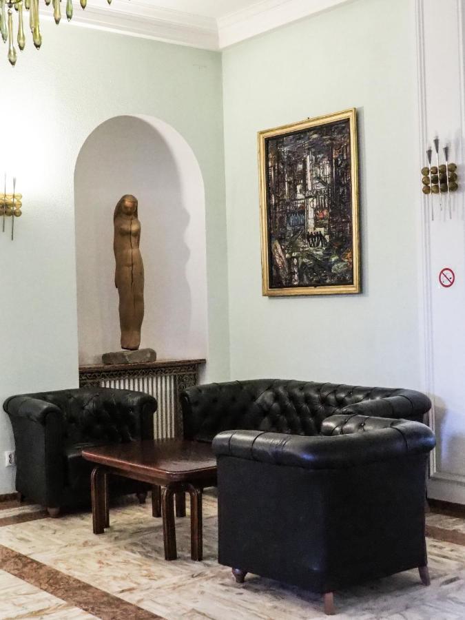 Hotel Triumf Bucarest Extérieur photo