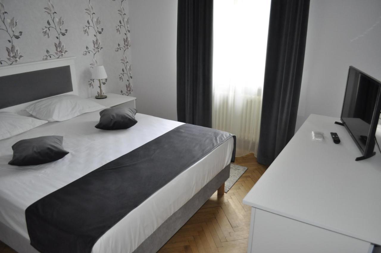 Hotel Triumf Bucarest Extérieur photo
