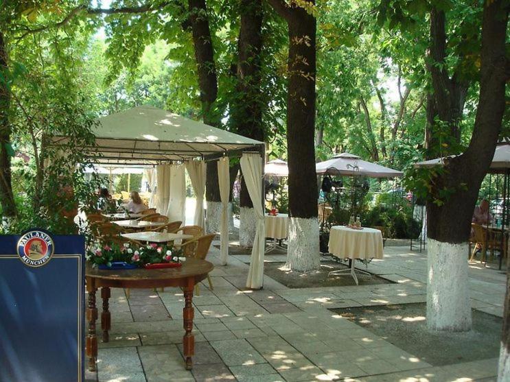 Hotel Triumf Bucarest Extérieur photo