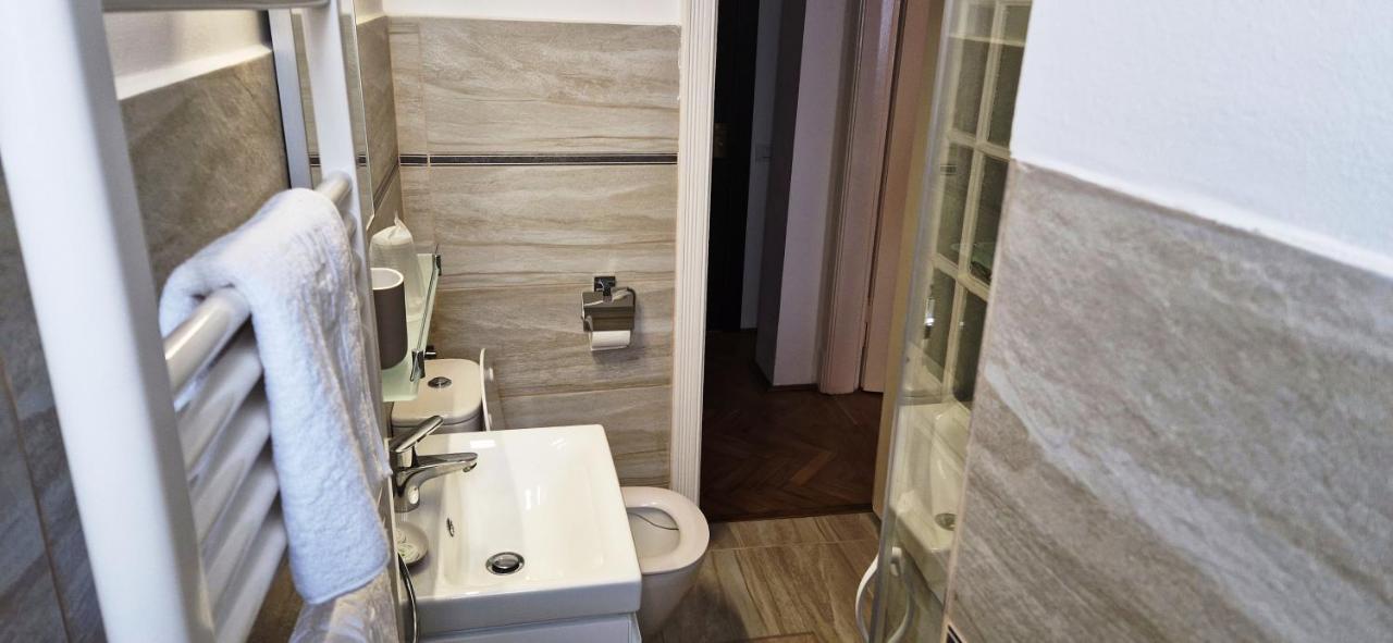 Hotel Triumf Bucarest Extérieur photo